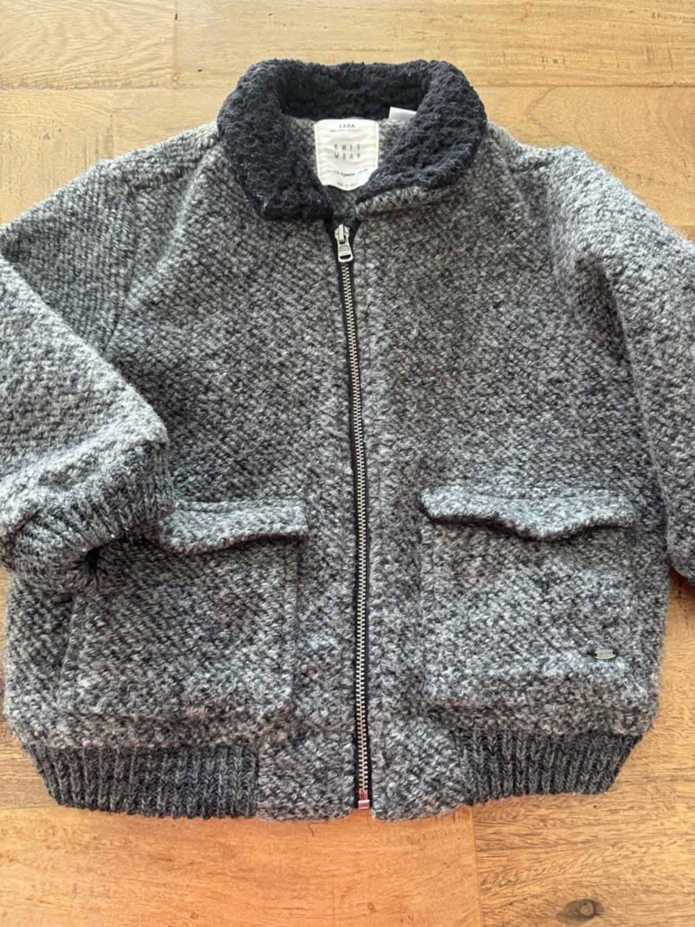 Zara Gray Textured bouclé Zip-Up Jacket Black Collar size 2-3 years